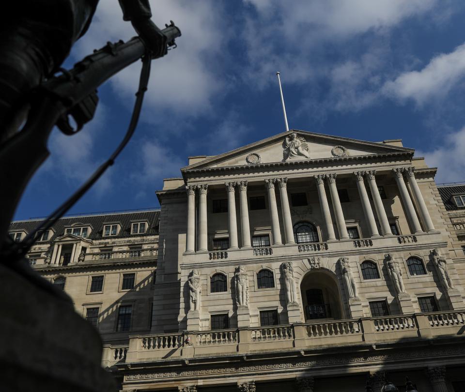 El Banco de Inglaterra prevé una caída histórica de la economía