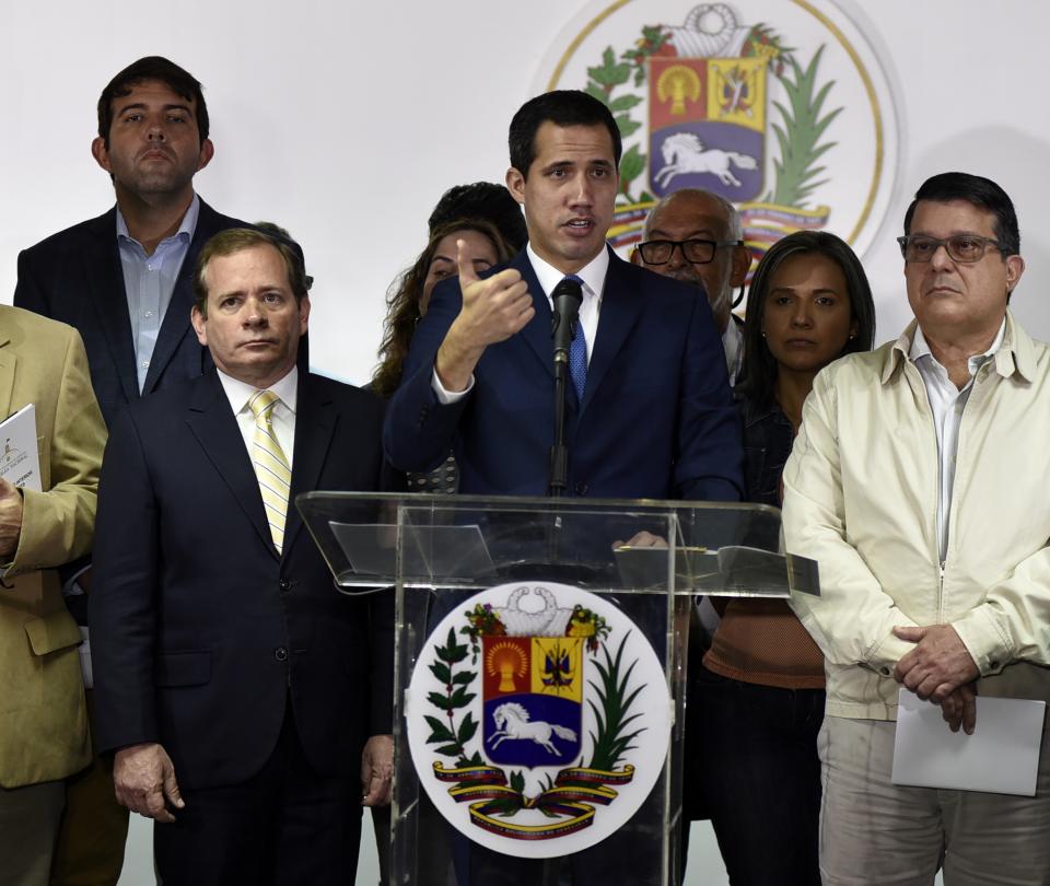 Oposición venezolana ratifica a Guaidó como presidente del Parlamento