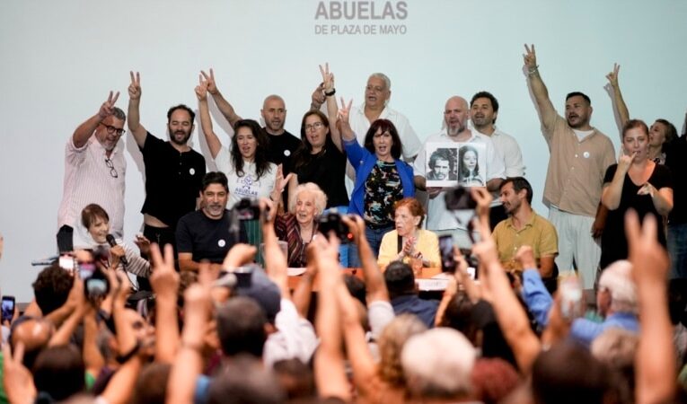 Abuelas de Plaza de Mayo identifica al nieto 139: una mujer apropiada por militares