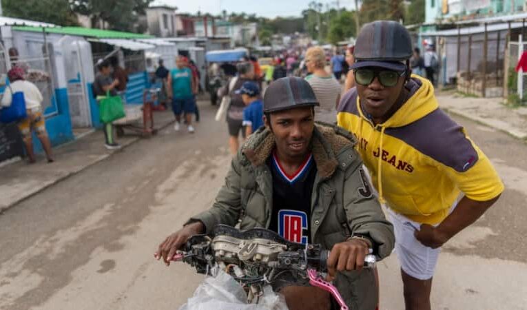 Cuba informa sobre más de un centenar de presos liberados, ONGs computan unos 50 como políticos