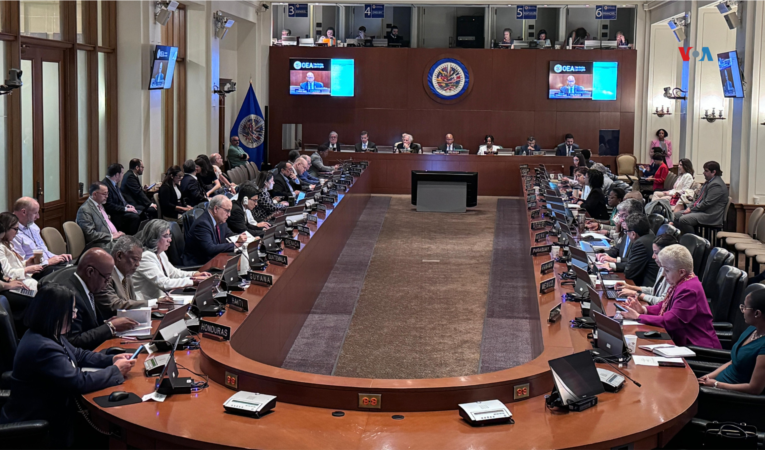 Exmandatarios piden gestiones diplomáticas de la OEA para restablecer democracia en Venezuela 