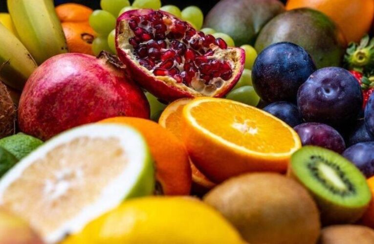 La fruta que aporta colágeno y es buena para los huesos y articulaciones