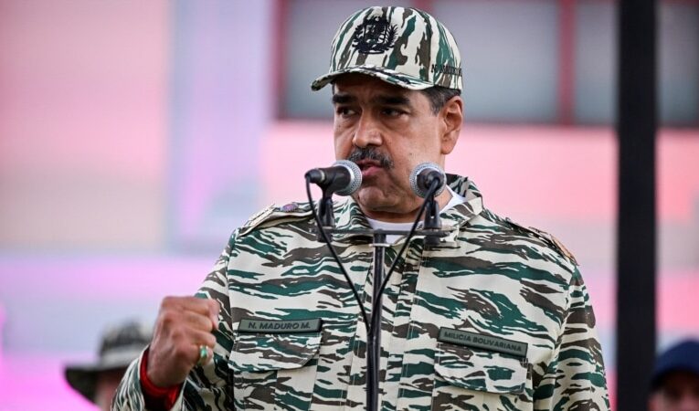Un decreto para reformar la Constitución será su primera decisión tras ser investido, dice Maduro