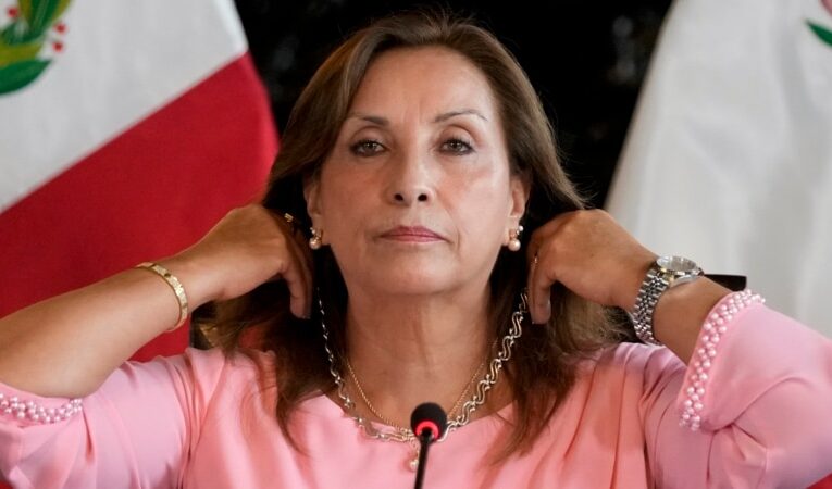 Un tribunal de Perú revoca prisión preventiva contra un hermano de la presidenta Dina Boluarte