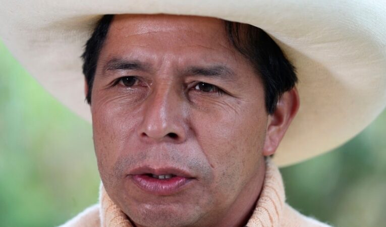 Expresidente peruano Castillo en hospital por descompensación tras huelga de hambre