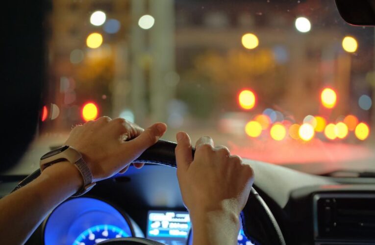 Illinois: muy pronto, la policía frenará a los conductores que tengan este hábito común