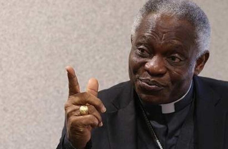 ¿Quién es Peter Turkson y por qué podría ser el primer papa negro en el Vaticano tras muerte del papa Francisco?