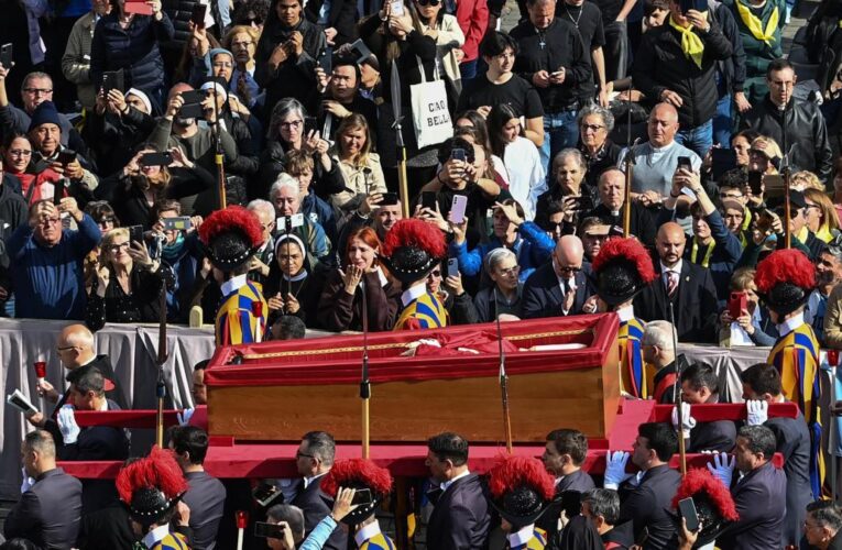 Vaticano revela cómo será la ceremonia del funeral del papa Francisco: conozca la hora, fecha y por dónde ver