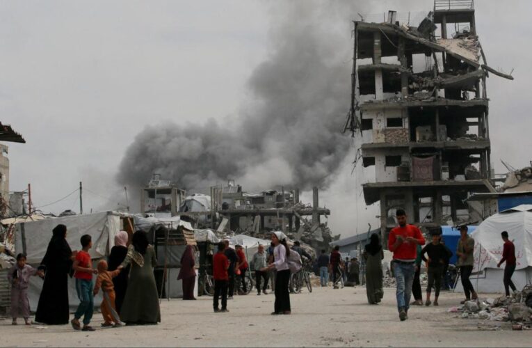 Bombardeo a la única iglesia católica de la Franja de Gaza habría dejado dos muertos y seis heridos