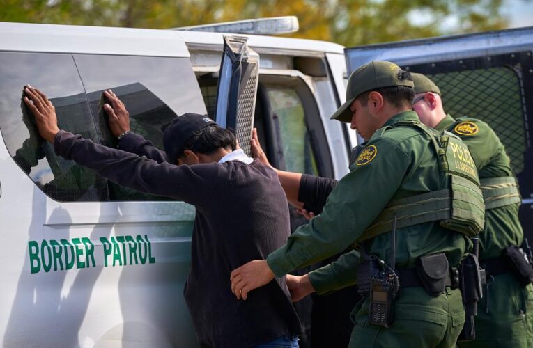Estados Unidos dijo que comenzará a usar la IA para detener a migrantes: así es como lo hará