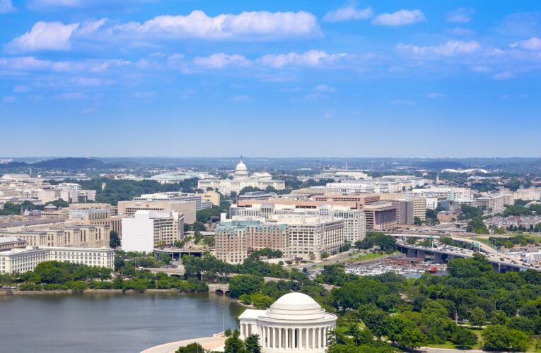 Donald Trump enviará a la Guardia Nacional a Washington como medida para abordar el presunto aumento de delincuencia y falta de vivienda, según medios