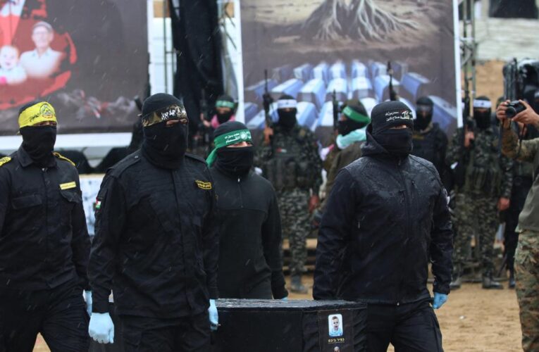 Donald Trump asegura que Hamás mantendrá temporalmente el control armado en Gaza mientras se avanza en el plan de paz con Israel