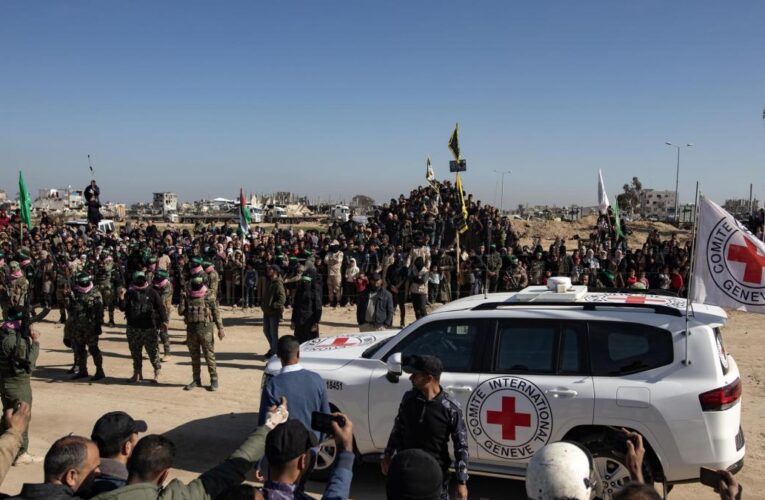 Paso a paso: así será el protocolo para la entrega de los rehenes liberados por Hamás