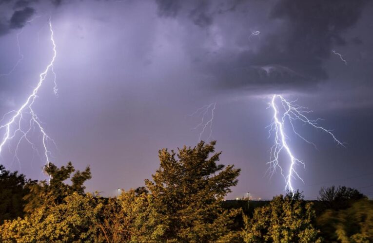 Tres menores de edad y un adulto mueren en Perú tras ser alcanzados por un rayo durante una tormenta eléctrica