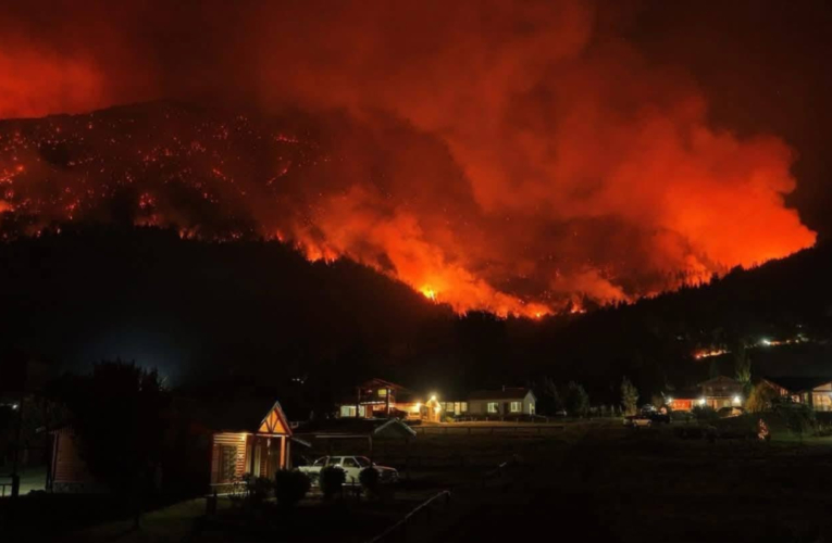 más de 5.500 hectáreas quemadas mientras el fuego rodea la localidad de Epuyén