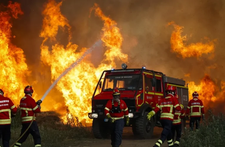 Los incendios forestales ya arrasan 17.000 hectáreas en Francia, España y Portugal durante una nueva ola de calor, mientras Grecia reporta humo tóxico