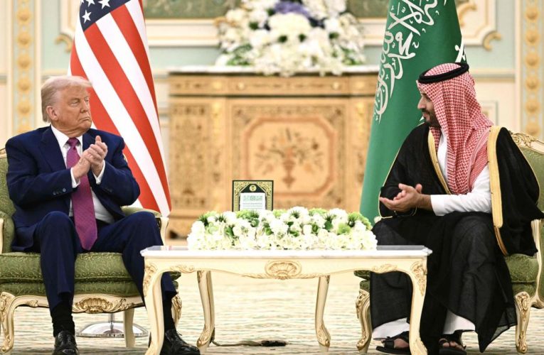 Estados Unidos y Arabia Saudí firman acuerdo para crear un programa nuclear civil con estándares de no proliferación en el país árabe